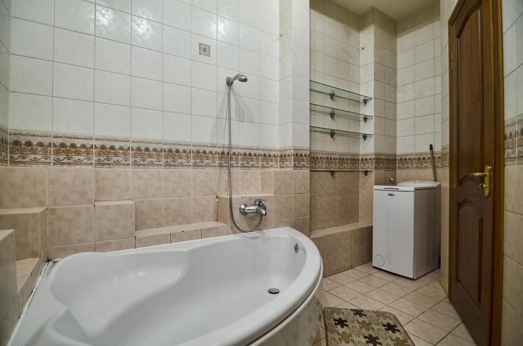 Apartment Hnatuka Center Львов Экстерьер фото
