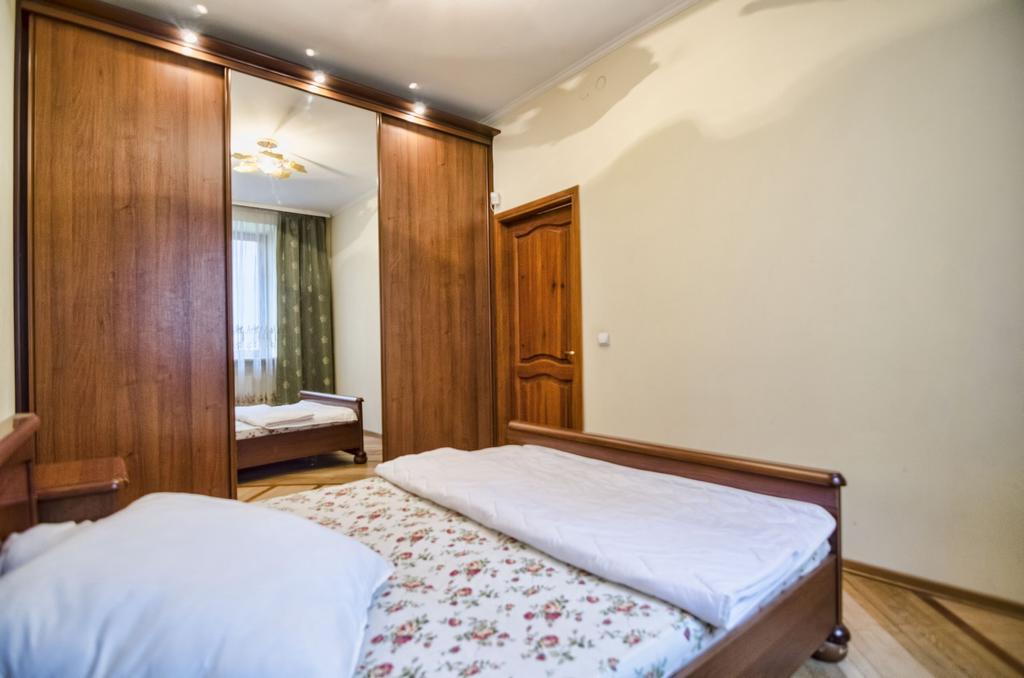 Apartment Hnatuka Center Львов Экстерьер фото